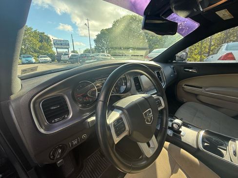 Used 2014 Dodge Charger SXT RWD image 12