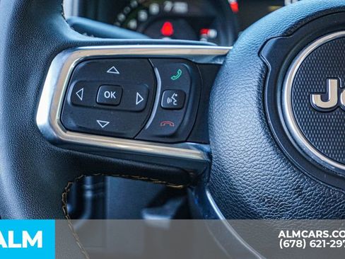 Used 2024 Jeep Wrangler Unlimited Sahara image 29