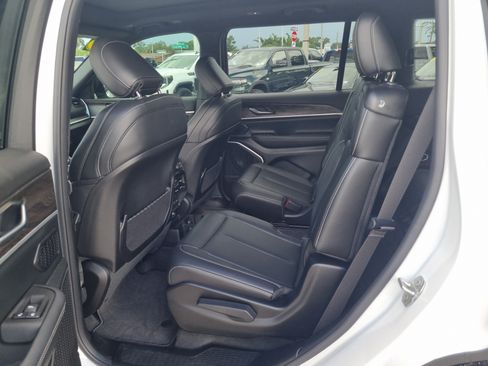 Used 2026 Jeep Grand Cherokee L Limited w/ Limited Altitude Package RWD image 10