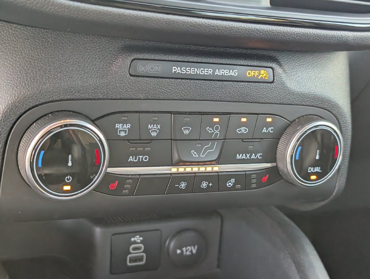 Used 2025 Ford Escape ST-Line Select AWD/4WD image 18