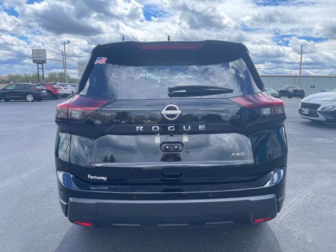 Used 2025 Nissan Rogue SV AWD/4WD image 6
