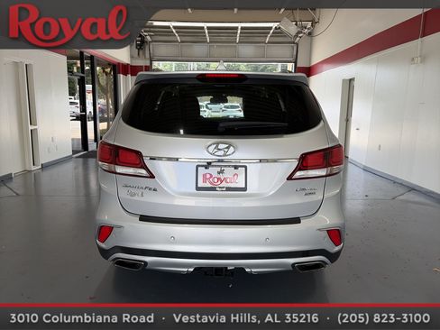 Used 2017 Hyundai Santa Fe Limited FWD image 3