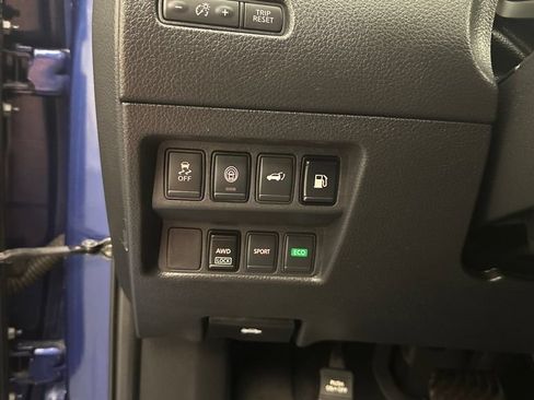 Used 2020 Nissan Rogue SV AWD/4WD image 19
