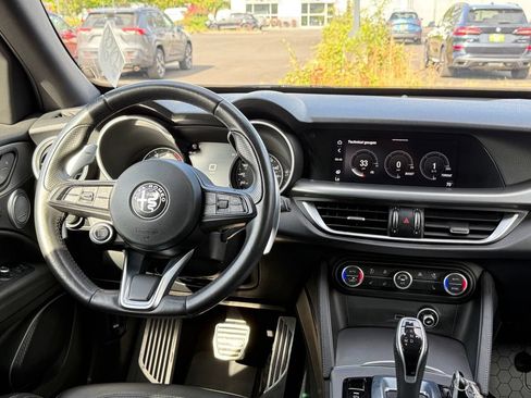Used 2020 Alfa Romeo Stelvio Ti Sport w/ Quick Order Package 22S Sport AWD/4WD image 28