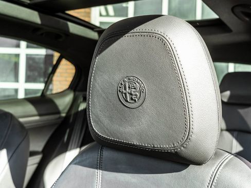 Used 2022 Alfa Romeo Stelvio Ti w/ Active Assist Plus Package image 8