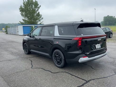 New 2025 Kia Carnival FWD image 6
