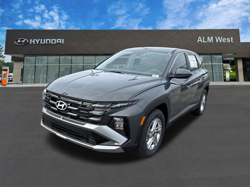 New 2026 Hyundai Tucson SE image 1