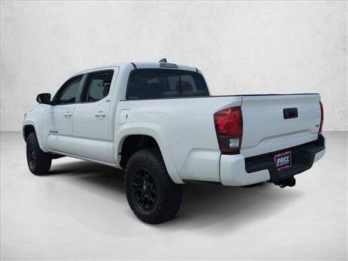 Used 2022 Toyota Tacoma SR5 w/ Technology Package image 8
