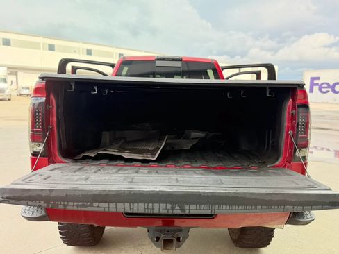 Used 2019 GMC Sierra 2500 Denali w/ Duramax Plus Package AWD/4WD image 29