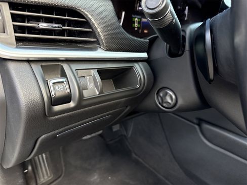 Used 2017 Cadillac XTS Luxury image 16