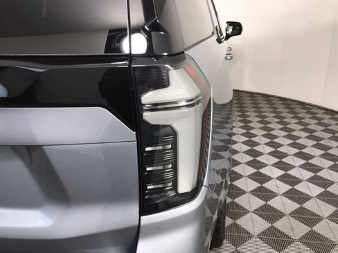 New 2026 Chevrolet Suburban High Country w/ Sun And Tow Package image 27