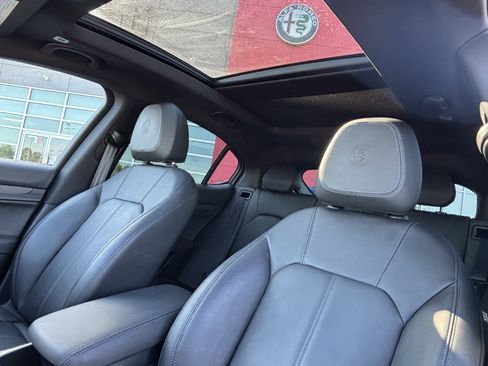 Used 2022 Alfa Romeo Stelvio Ti w/ Active Assist Plus Package AWD/4WD image 25
