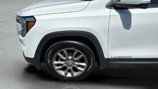 Used 2024 GMC Terrain SLT AWD/4WD image 42