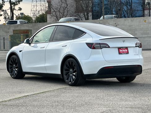Used 2022 Tesla Model Y Performance image 6