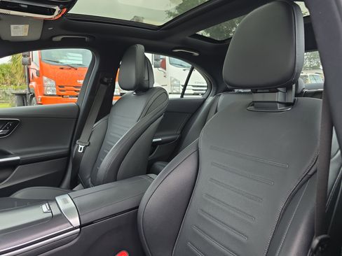 Used 2022 Mercedes-Benz C 300 Sedan image 26