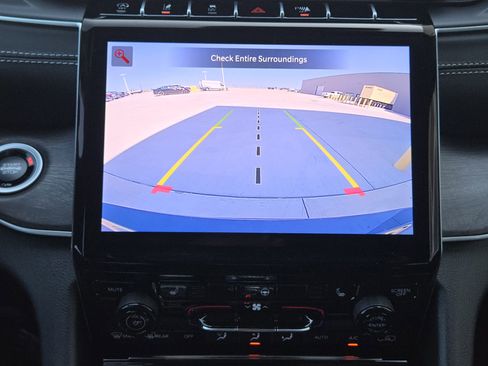 New 2025 Jeep Grand Cherokee L Limited w/ Black Appearance Package image 15