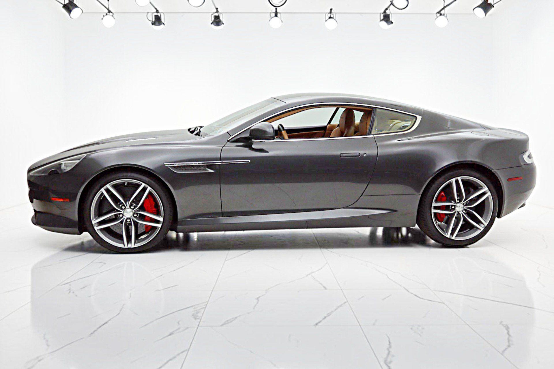Used 2012 Aston Martin Virage Coupe RWD image 3