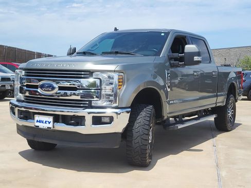 Used 2019 Ford F250 Lariat w/ Lariat Value Package AWD/4WD image 2