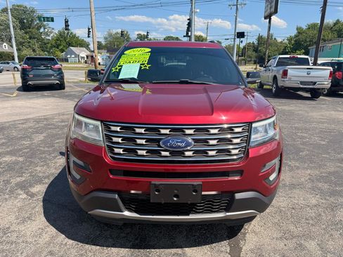 Used 2016 Ford Explorer XLT w/ Equipment Group 202A AWD/4WD image 2