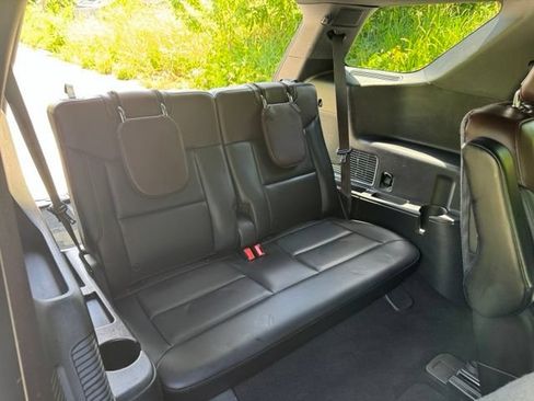 Used 2020 Ford Explorer Platinum w/ Premium Technology Package AWD/4WD image 19