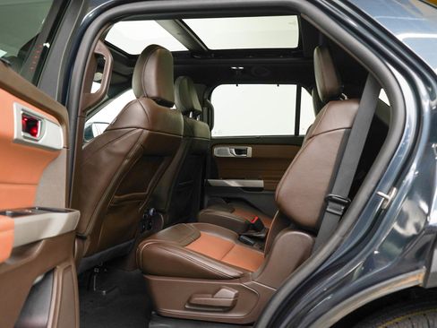 Used 2024 Ford Explorer King Ranch w/ Technology Package AWD/4WD image 21