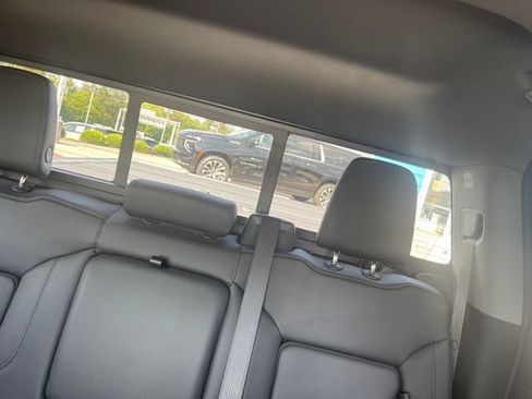 Used 2020 Chevrolet Silverado 1500 LT Trail Boss AWD/4WD image 30