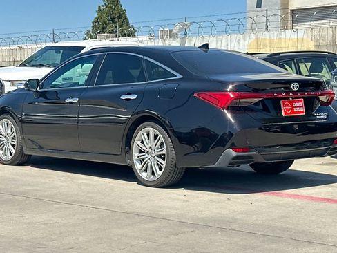 Used 2021 Toyota Avalon Limited w/ Advanced Safety Package FWD image 7