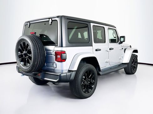 Used 2023 Jeep Wrangler Sahara w/ Cold Weather Group AWD/4WD image 9