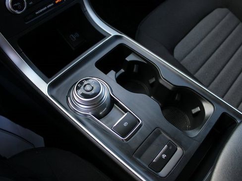 Used 2021 Ford Edge SE image 23