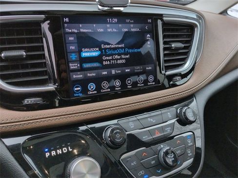 Used 2019 Chrysler Pacifica Limited w/ Tire & Wheel Group image 17
