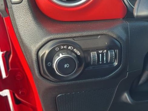 Used 2021 Jeep Wrangler Unlimited Rubicon image 13