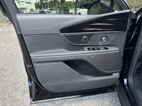 New 2026 Lincoln Nautilus Reserve w/ Jet Appearance Package AWD/4WD image 18