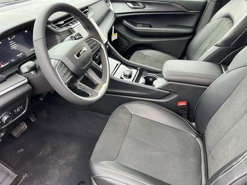 New 2025 Jeep Grand Cherokee image 20