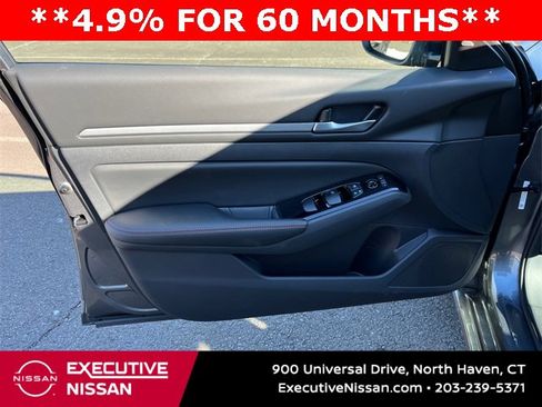 New 2025 Nissan Altima 2.5 SR image 9