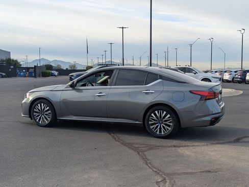 Used 2024 Nissan Altima 2.5 SV image 5