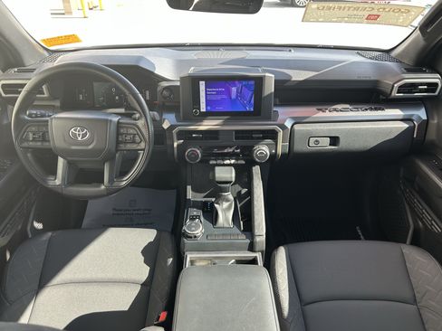 Certified 2025 Toyota Tacoma SR5 AWD/4WD image 19