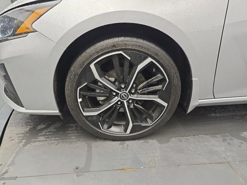 Used 2023 Nissan Altima 2.5 SR image 15