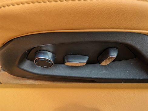 Used 2023 Chevrolet Corvette Stingray Premium Conv w/ Z51 Performance Package image 19