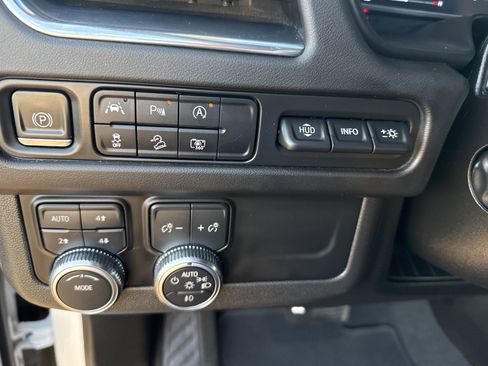 Used 2023 GMC Yukon AT4 w/ AT4 Premium Package image 11