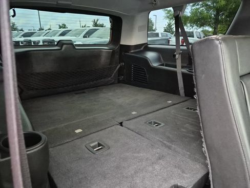 Used 2019 GMC Yukon XL SLT AWD/4WD image 38