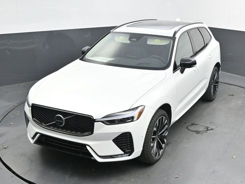 New 2026 Volvo XC60 B5 Ultra w/ Protection Package Premier image 32