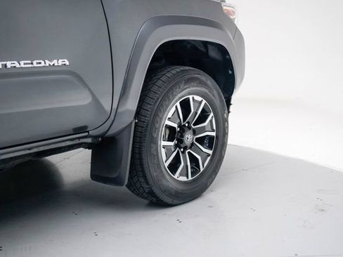 Used 2021 Toyota Tacoma TRD Sport AWD/4WD image 11