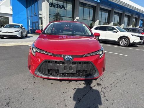 Used 2021 Toyota Corolla LE FWD image 3