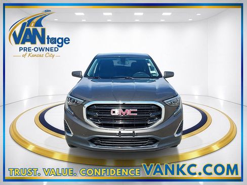 Used 2019 GMC Terrain SLE AWD/4WD image 2