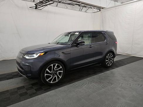 Used 2024 Land Rover Discovery S image 2