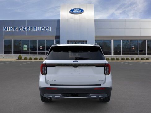 New 2026 Ford Explorer Active AWD/4WD image 5