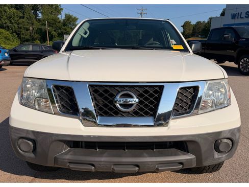 Used 2017 Nissan Frontier S RWD image 2