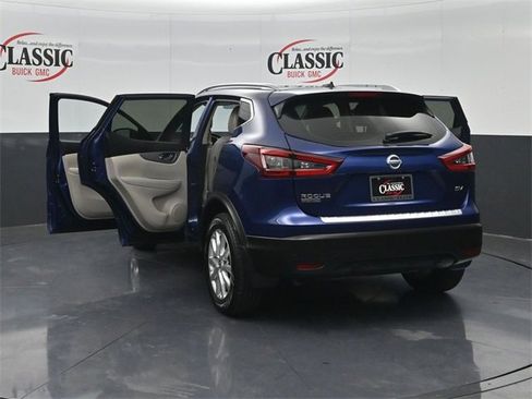 Used 2020 Nissan Rogue Sport SV w/ Technology Package image 31