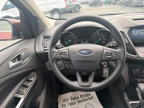 Used 2018 Ford Escape SE w/ SE Sync 3 Package FWD image 15
