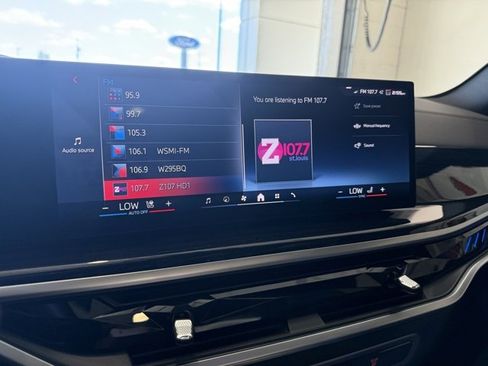 Used 2025 BMW X5 M60i w/ Executive Package image 35